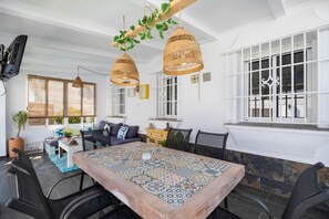 Dining - Villa 'Casa Las Golondrinas-solo Familias' with Private Pool, Wi-Fi and Air Conditioning (chiclana)