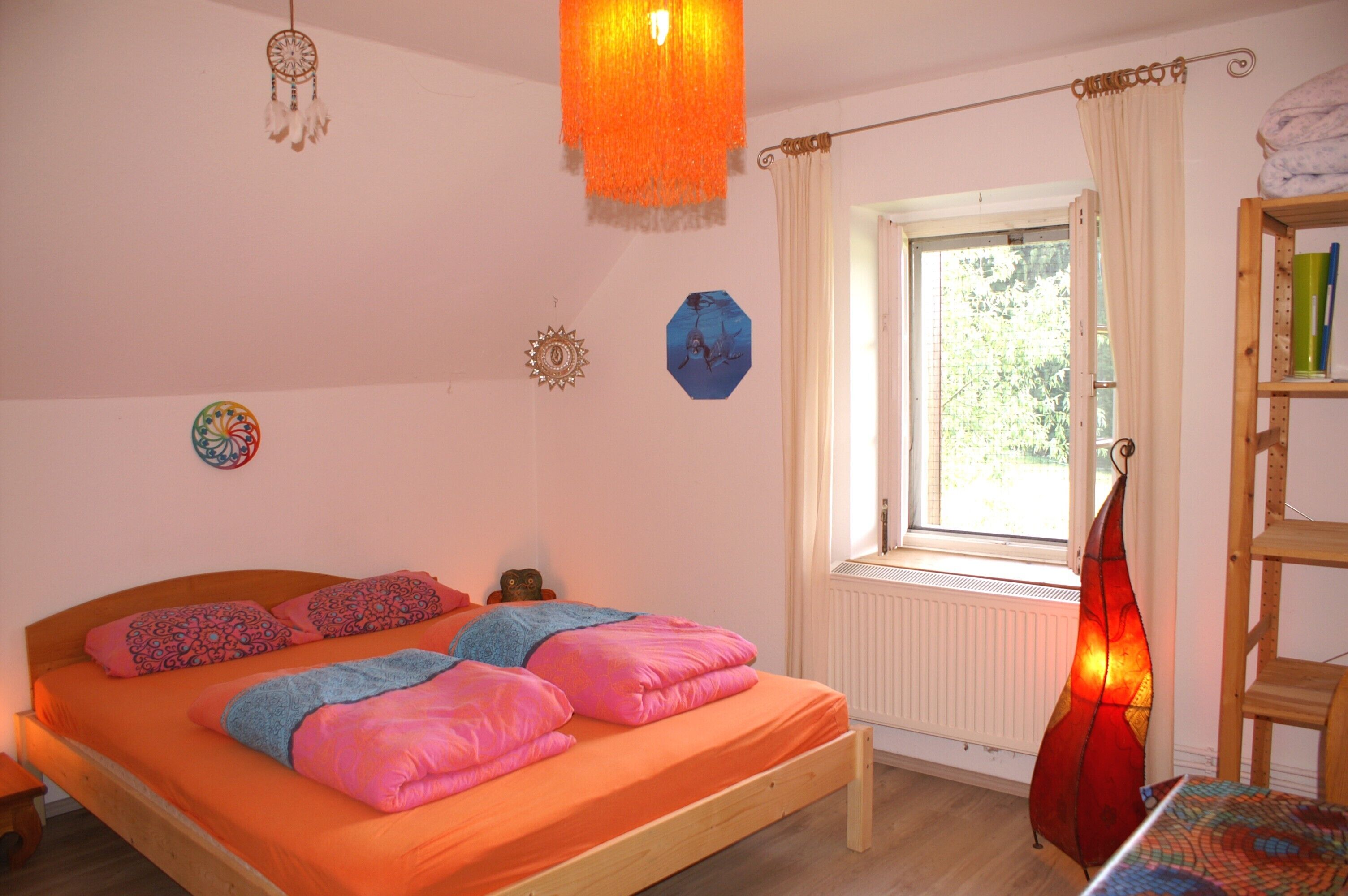 2 slaapkamers, een strijkplank/strijkijzer, gratis wifi, beddengoed