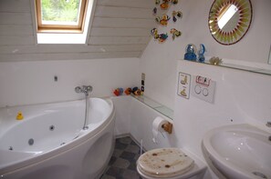Asciugacapelli, asciugamani, sapone, shampoo