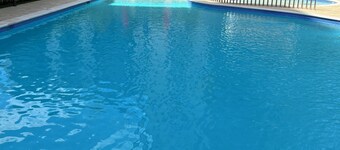 LIVERA RD 1 BEDROOM APARTMENT. 10 MINUTES FROM AIRPORT AND HOMS