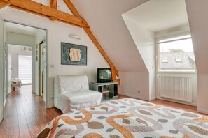 3 chambres, fer et planche à repasser, Wi-Fi gratuit, draps fournis