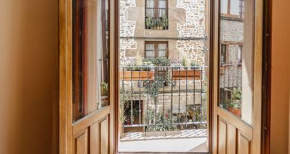 Apartment 'Altuzarra' with Mountain View, Private Terrace and Wi-Fi