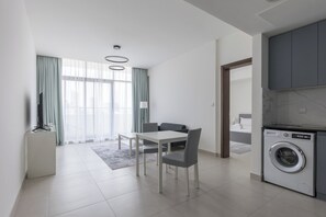 Comfort Apartment, Balcony, City View | 1 bedroom, soundproofing, iron/ironing board, free WiFi - Splendid 1BR in Living Garden (Dubai)