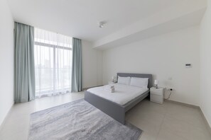 Apartamento conforto, sacada, vista para a cidade | 1 quarto, quartos à prova de som, ferros/tábuas de passar roupa