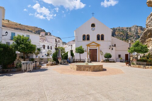 La Cruz-Zuheros Studio