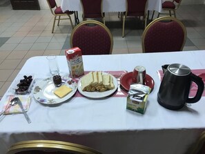 Desayuno completo todos los días (con cargo)