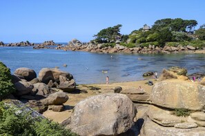 Beach nearby - The Little Pink - Perros Guirec (PERROS GUIREC)