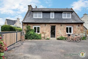 Exterior - The Little Pink - Perros Guirec (PERROS GUIREC)