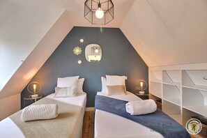 2 bedrooms, iron/ironing board, free WiFi, bed sheets - The Little Pink - Perros Guirec (PERROS GUIREC)