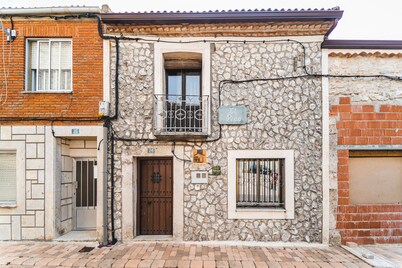 Country House 'El Pico' with Mountain View, Private Terrace and Wi-Fi