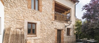 Casa rural 'El Pico' con vistas a la montaña, terraza privada y Wi-Fi