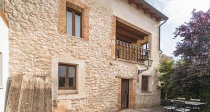 Country House 'El Pico' with Mountain View, Private Terrace and Wi-Fi