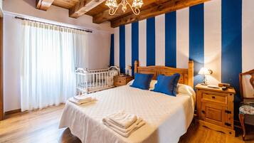 5 bedrooms, free WiFi, bed sheets