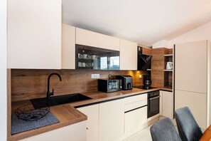 Fridge, microwave, oven, stovetop - Discover the perfect place for your vacation in BETINA in beautiful Murter! (Betina)