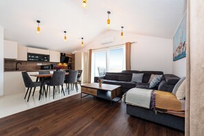 Smart TV - Discover the perfect place for your vacation in BETINA in beautiful Murter! (Betina)