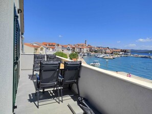 Property grounds - Discover the perfect place for your vacation in BETINA in beautiful Murter! (Betina)