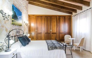 6 habitaciones, tabla de planchar con plancha y wifi gratis 
