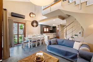 TV, fireplace, DVD player, stereo - Country House 'Casa Biescas' with Mountain View, Wi-Fi and Air Conditioning (Gavin)