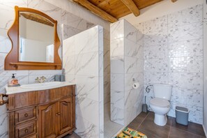 Doccia, asciugacapelli, asciugamani