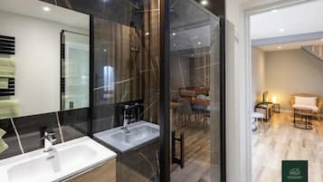Douche, serviettes fournies