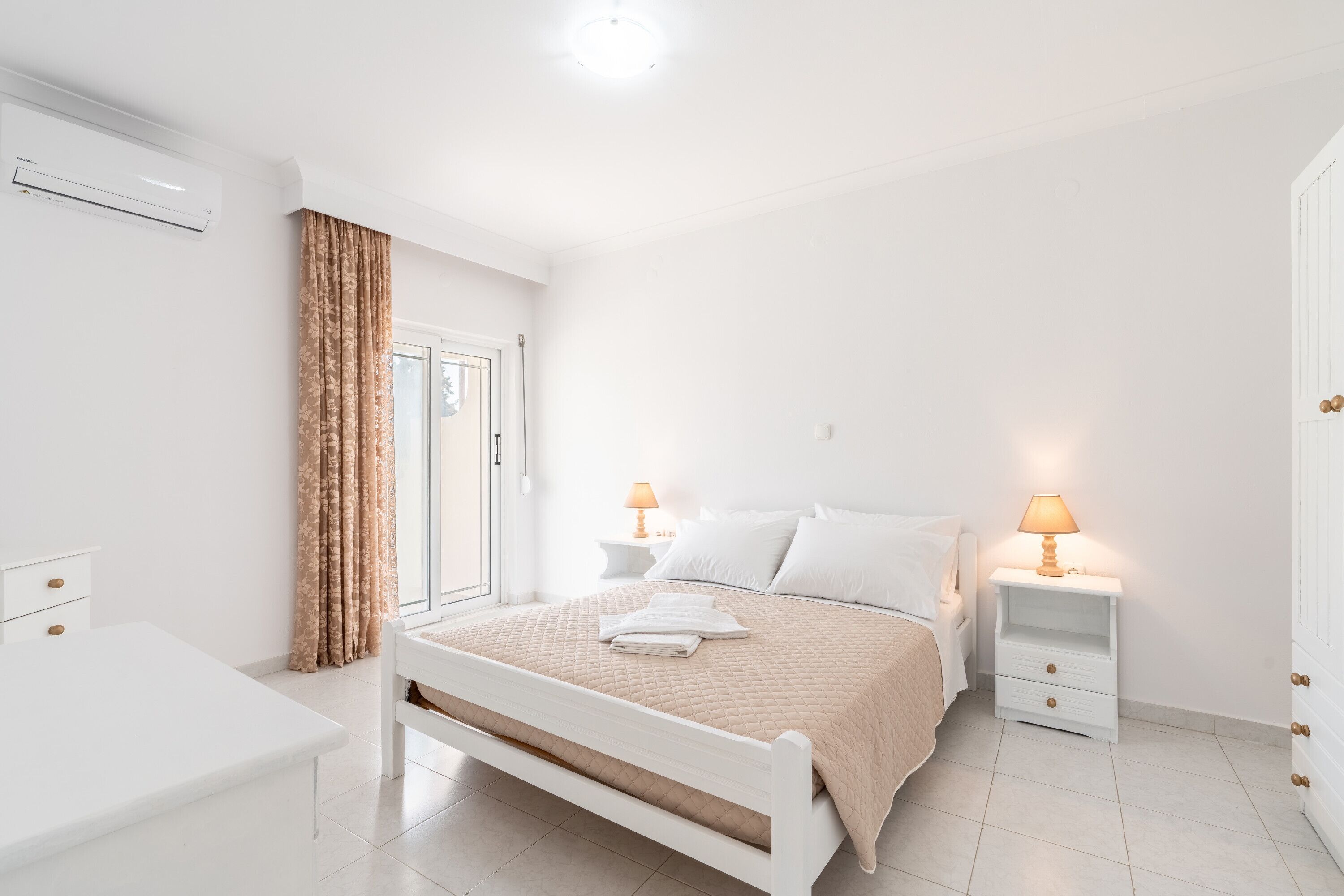 3 soverom, strykejern/-brett, wi-fi (inkludert) og sengetøy