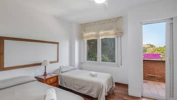 6 slaapkamers, een strijkplank/strijkijzer, gratis wifi, beddengoed