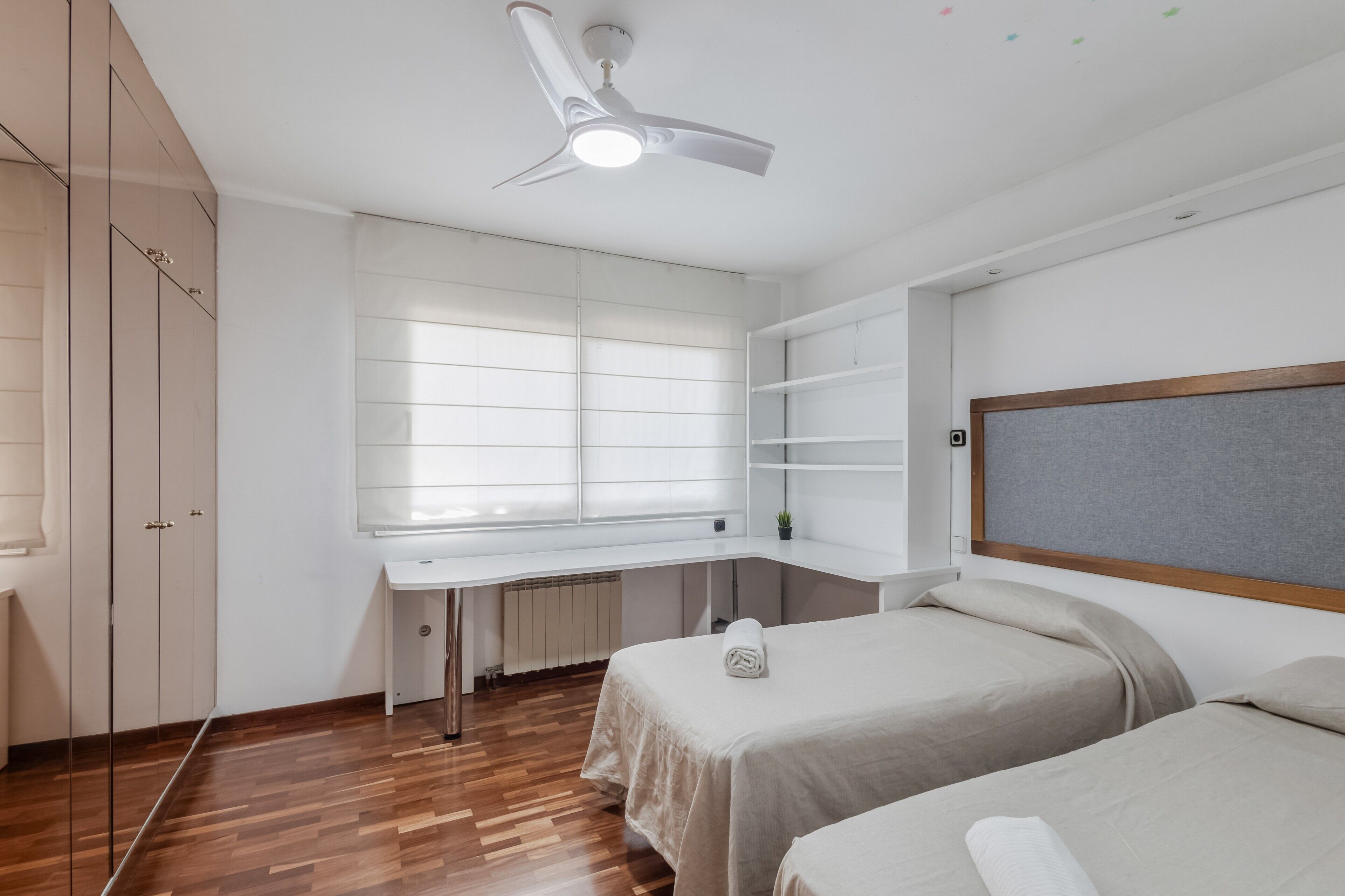 6 bedrooms, iron/ironing board, free WiFi, bed sheets