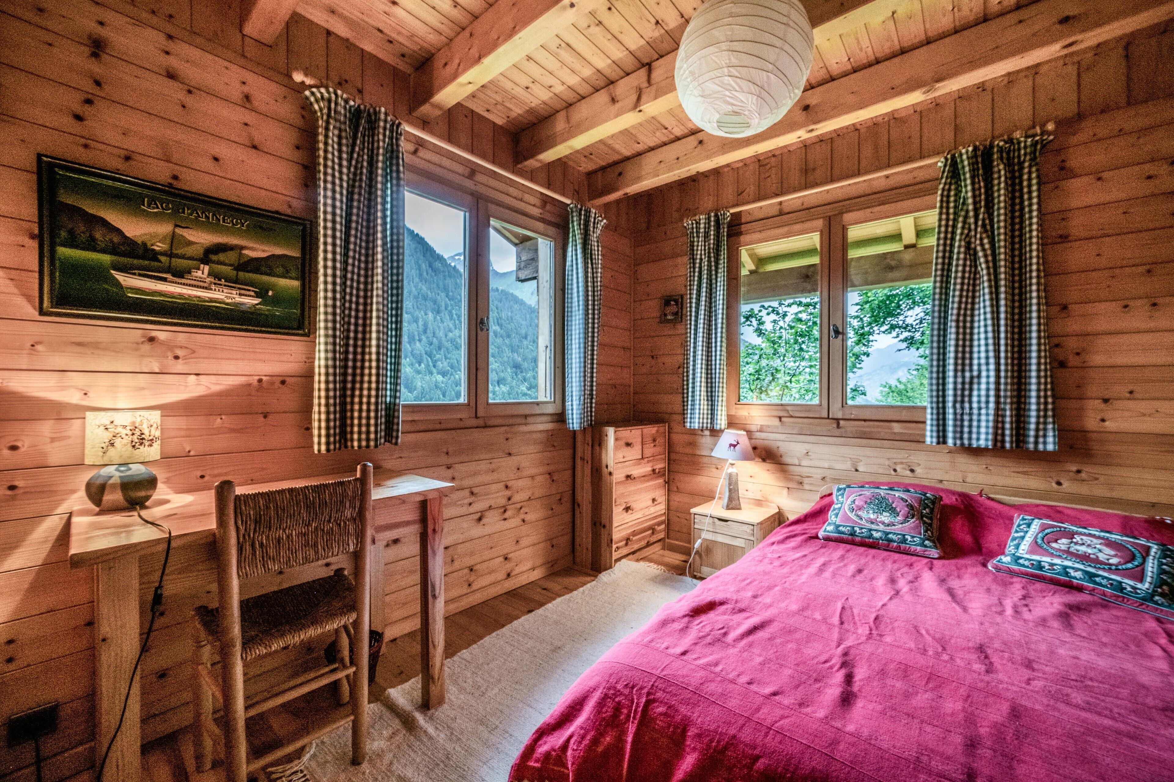 6 Schlafzimmer, Bügeleisen/Bügelbrett