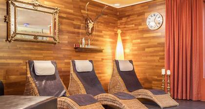 Apartment '5' with Mountain View, Shared Pool and Wi-Fi