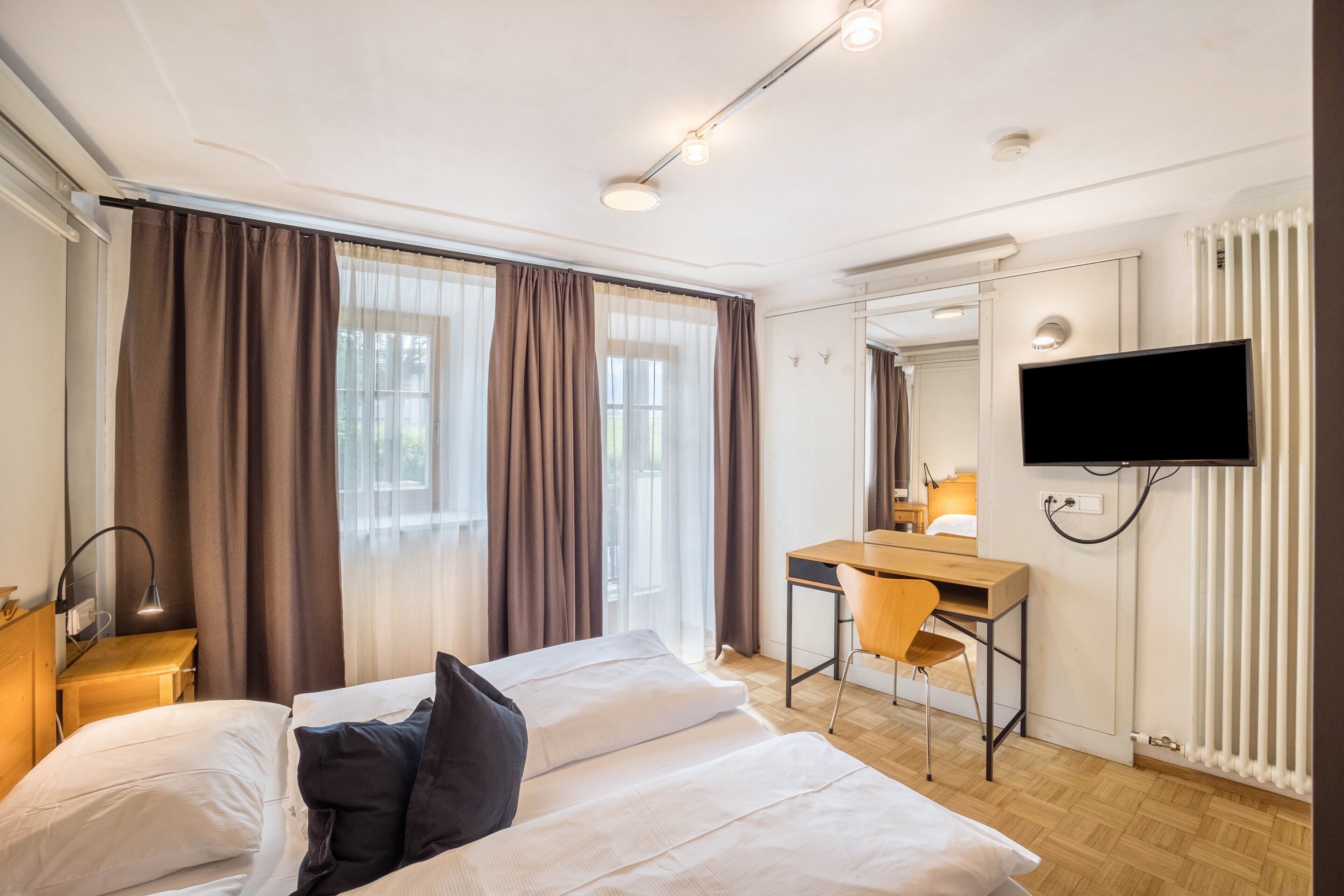 1 camera, Wi-Fi gratuito, lenzuola