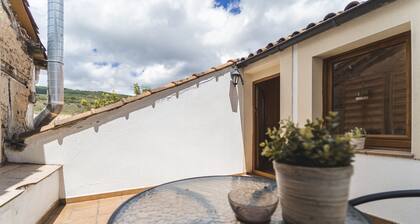 Studio Apartment 'Altuzarra 2' with Mountain View, Private Terrace and Wi-Fi