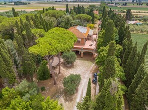 Exterior - Apartment 'Villa I Tigli - Geranium' with Shared Pool, Wi-Fi and Air Conditioning (Campiglia Marittima)