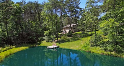 Boondocks Bungalow | Hocking Hills, 18 Acres, Pond