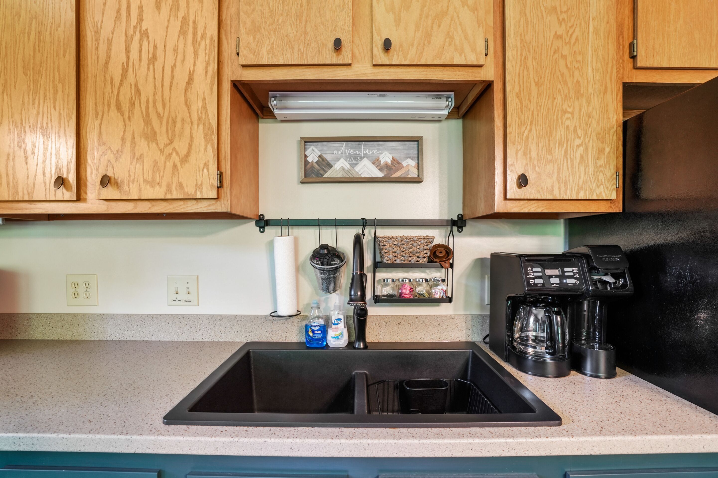 Coffee/tea maker, fridge, microwave, oven