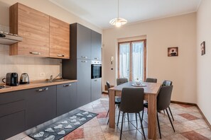 Fridge, oven, stovetop, coffee/tea maker - Holiday Home 'Tuscany Relax Con Giardino' with Private Garden, Wi-Fi and Air Conditioning (Pieve A Nievole)