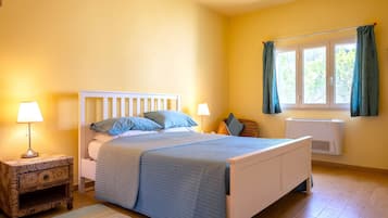 2 makuuhuonetta, silitysrauta/-lauta, ilmainen Wi-Fi, vuodevaatteet