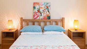 2 bedrooms, iron/ironing board, free WiFi, bed sheets