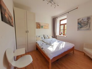 1 chambre, fer et planche à repasser, Wi-Fi gratuit, draps fournis