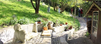 Apartment 'Schöne Wohnung Landhaus-Flair' with Private Terrace, Private Garden and Wi-Fi