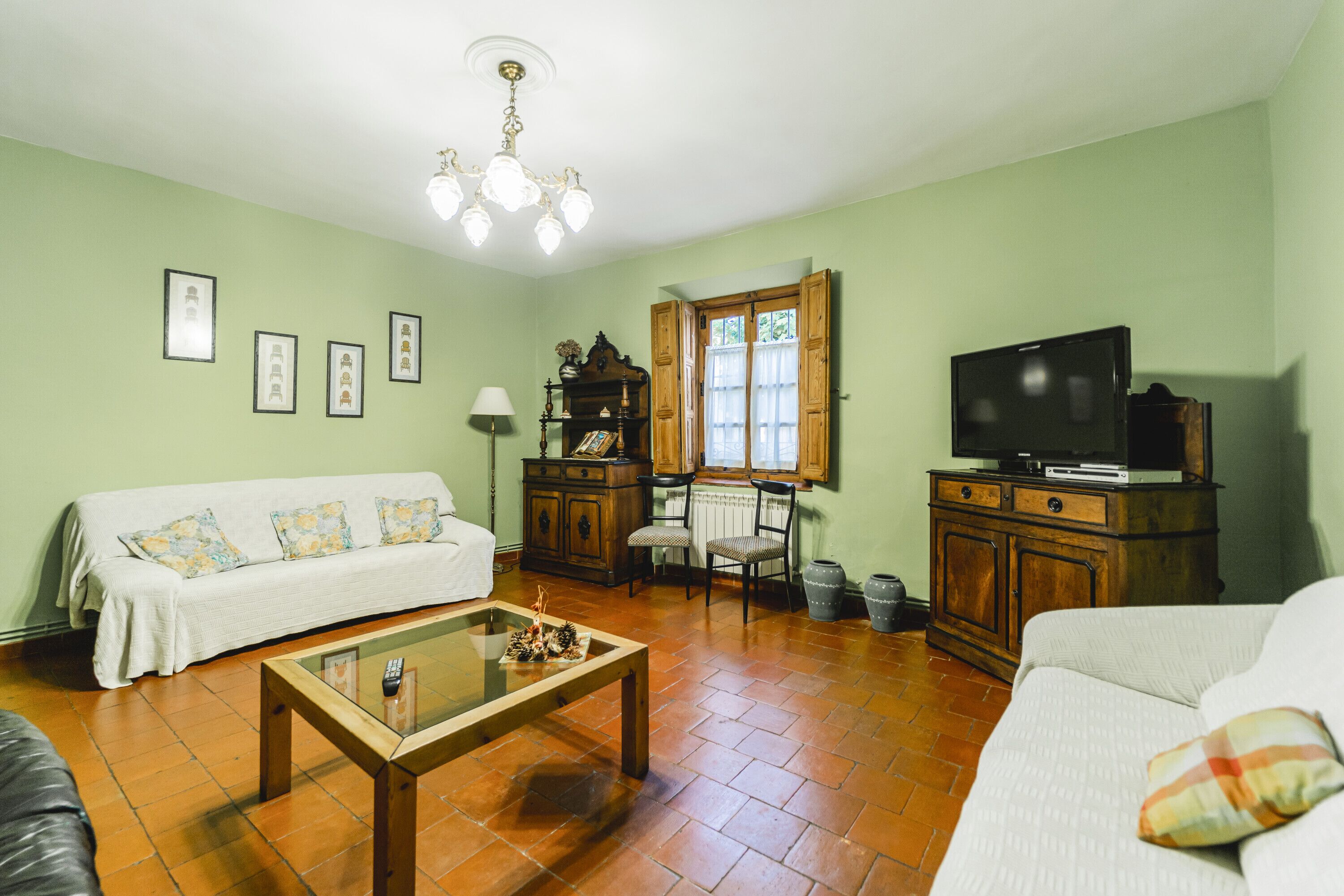 Televisión y reproductor de DVD 