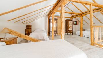 7 bedrooms, free WiFi, bed sheets