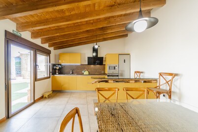 Country House 'Hortelanos' with Private Garden and Wi-Fi