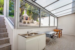 Interior - Lovely Bellamy: New house downtown/station (Angoulême)