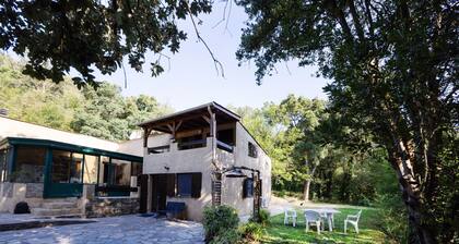 Duplex in the heart of the maquis with mountain views, Wi-Fi and air conditioning
