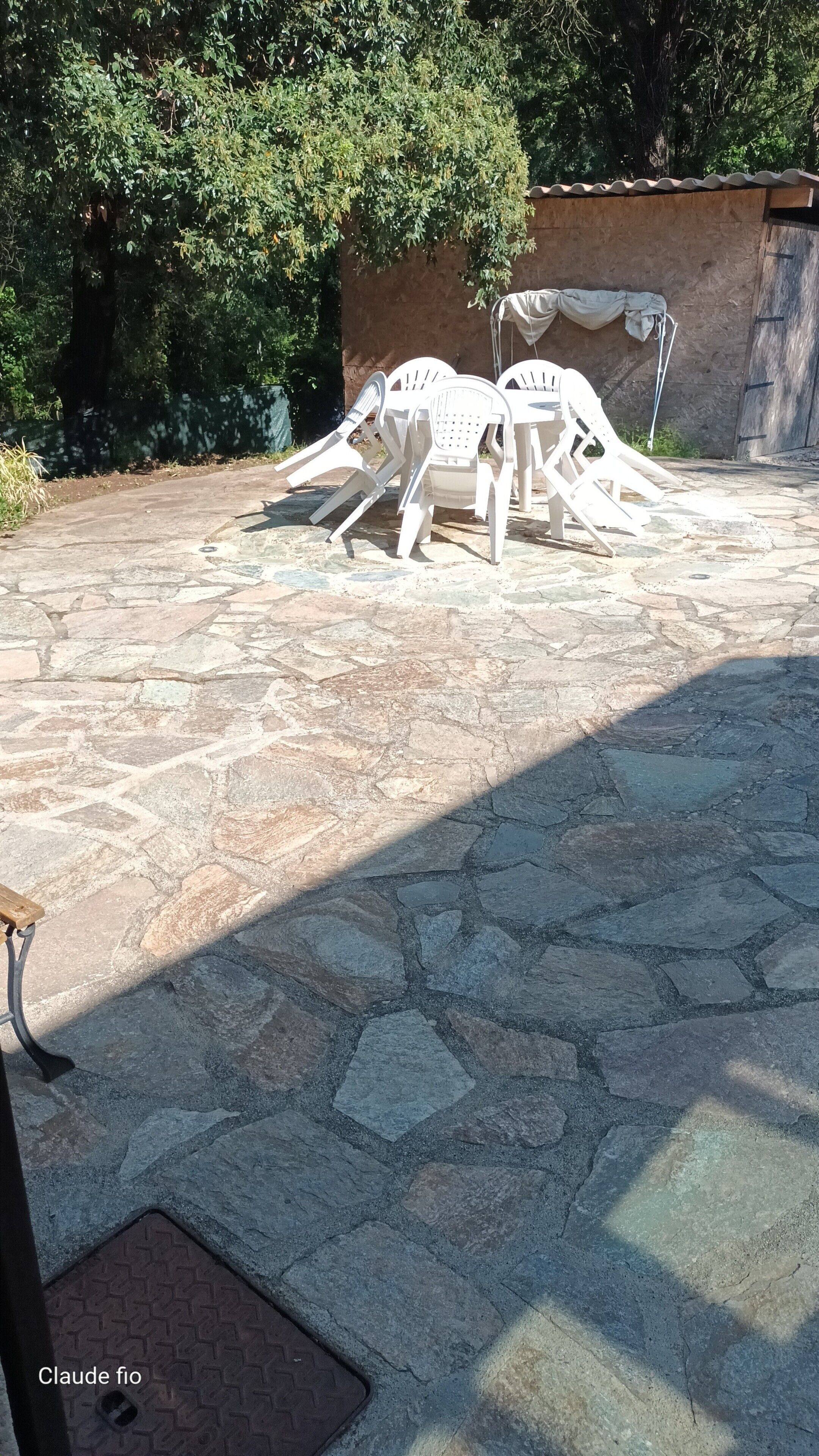 屋外ダイニングエリア