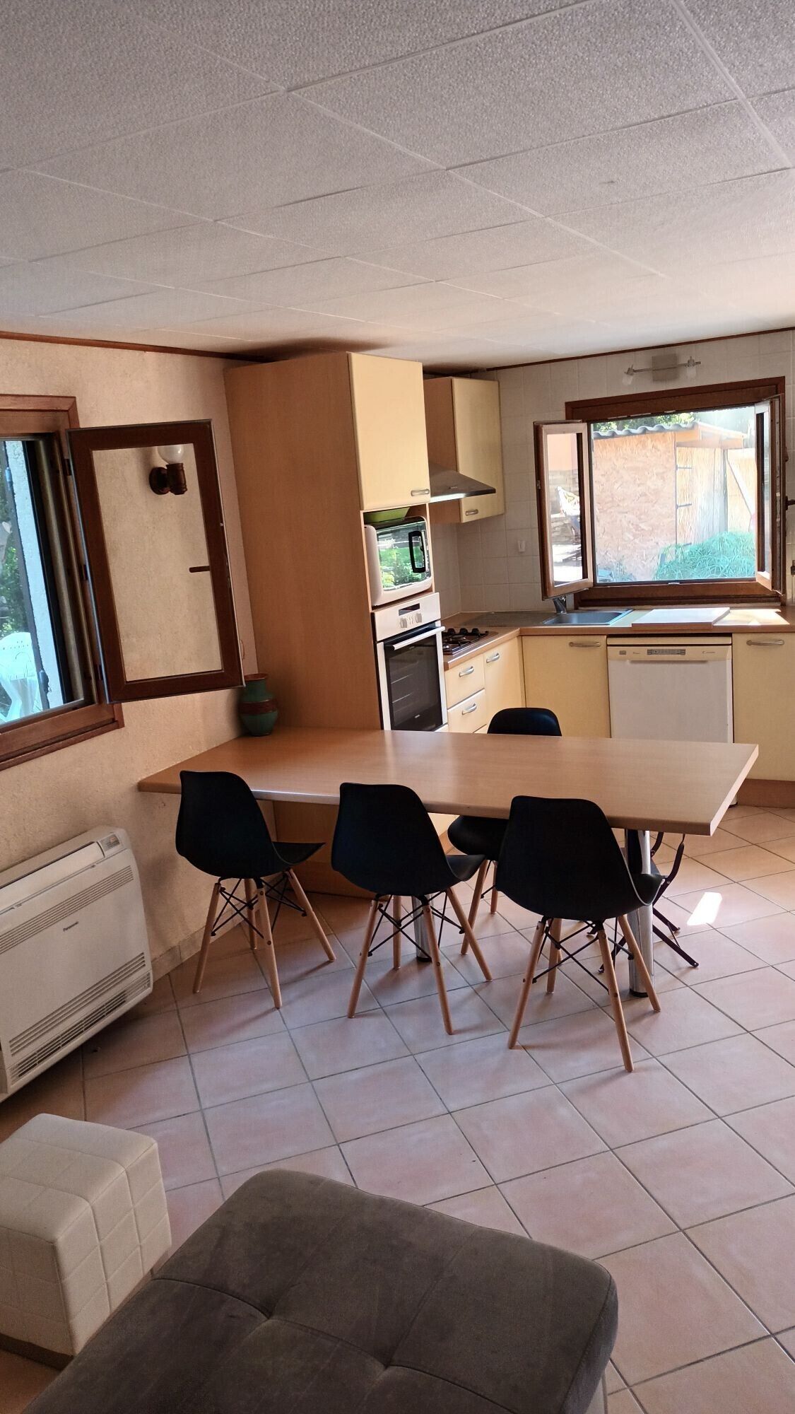 Refrigerador, microondas, horno, placa de cocina