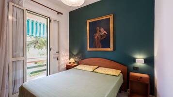 5 bedrooms, bed sheets