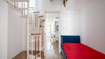 3 bedrooms, bed sheets