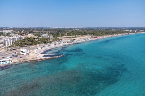 Apartment 'Le Dune Vista Mare' with Sea View, Balcony and Air Conditioning