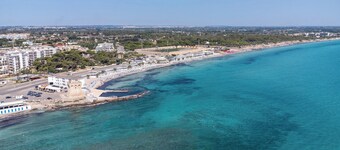 Apartment 'Le Dune Vista Mare' with Sea View, Balcony and Air Conditioning